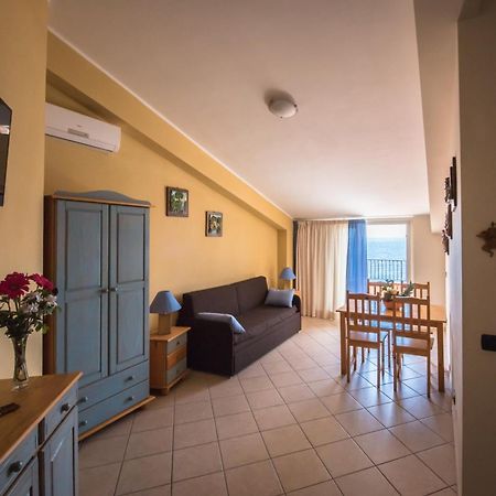 B&B La Sirena Santa Teresa Di Riva Dış mekan fotoğraf
