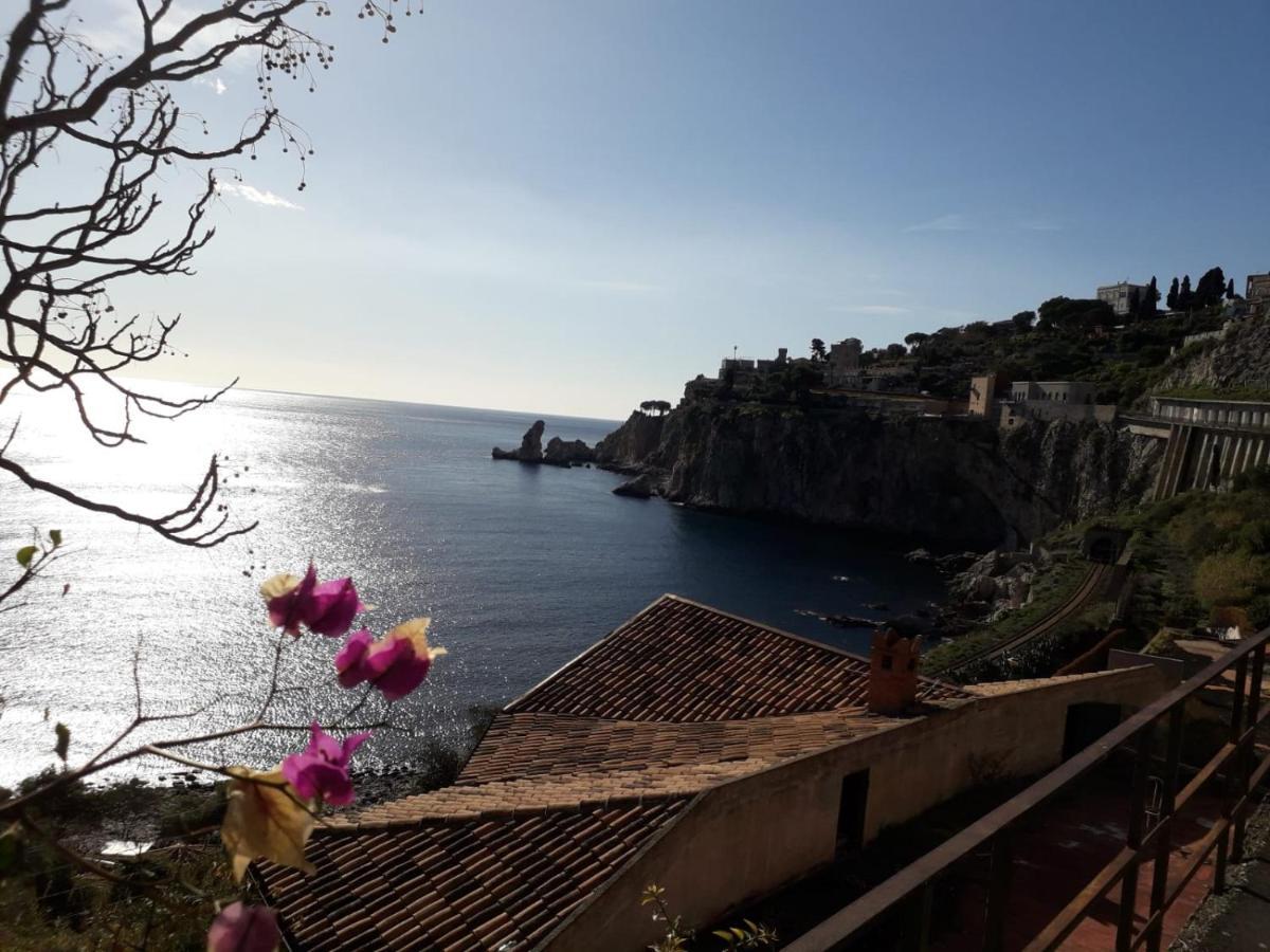 B&B La Sirena Santa Teresa Di Riva Dış mekan fotoğraf
