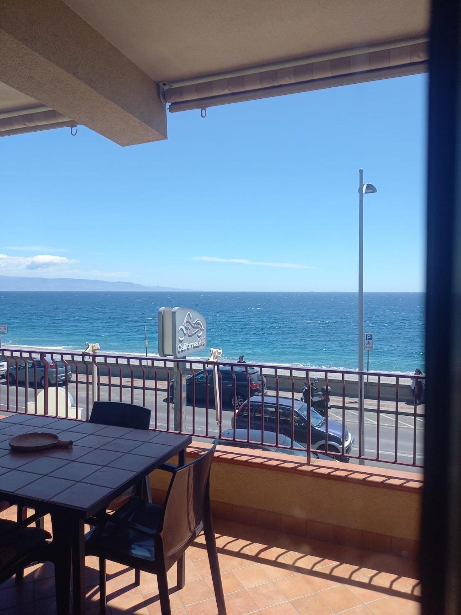B&B La Sirena Santa Teresa Di Riva Dış mekan fotoğraf