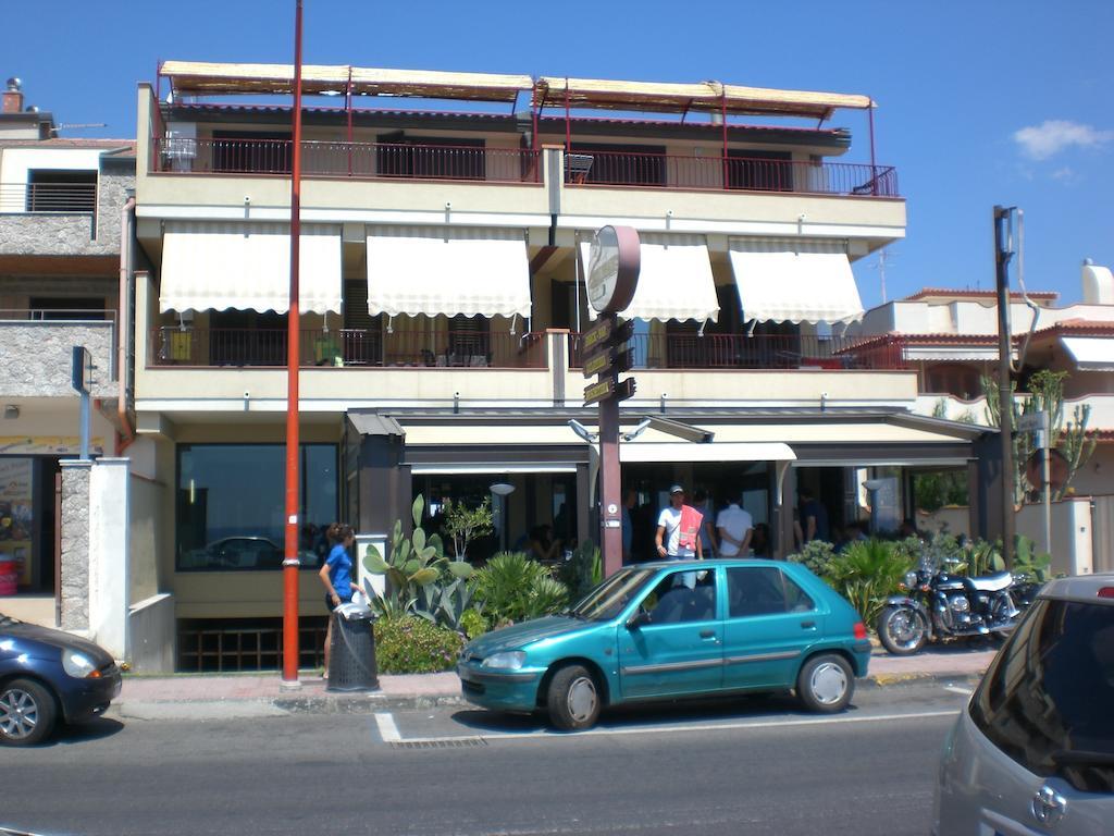 B&B La Sirena Santa Teresa Di Riva Oda fotoğraf