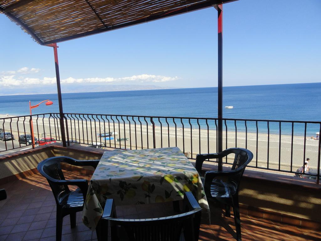 B&B La Sirena Santa Teresa Di Riva Dış mekan fotoğraf