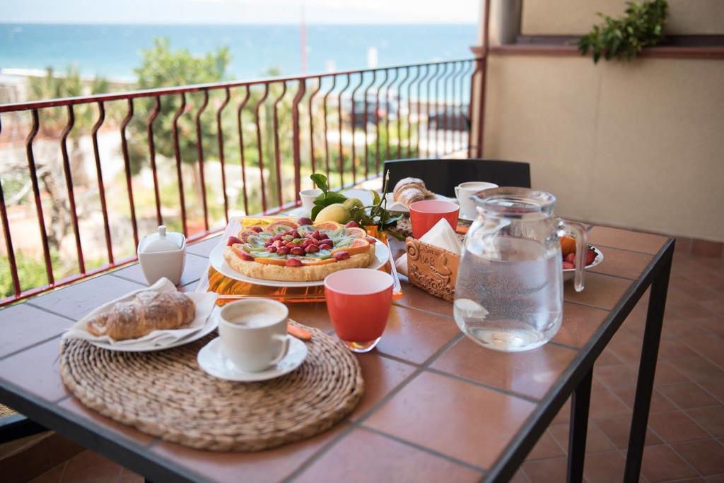 B&B La Sirena Santa Teresa Di Riva Dış mekan fotoğraf