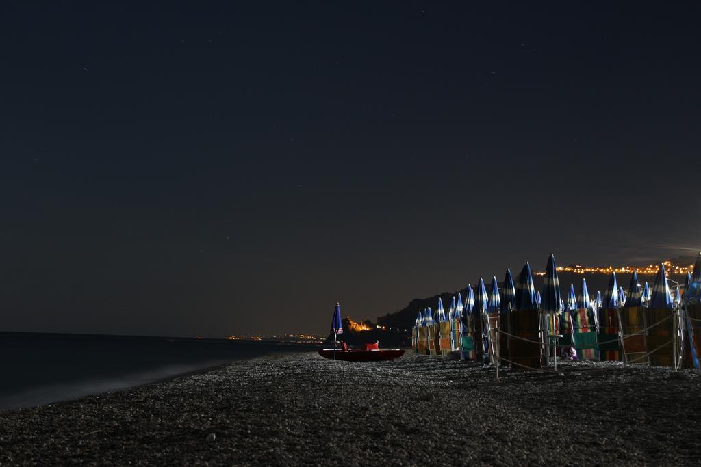 B&B La Sirena Santa Teresa Di Riva Dış mekan fotoğraf