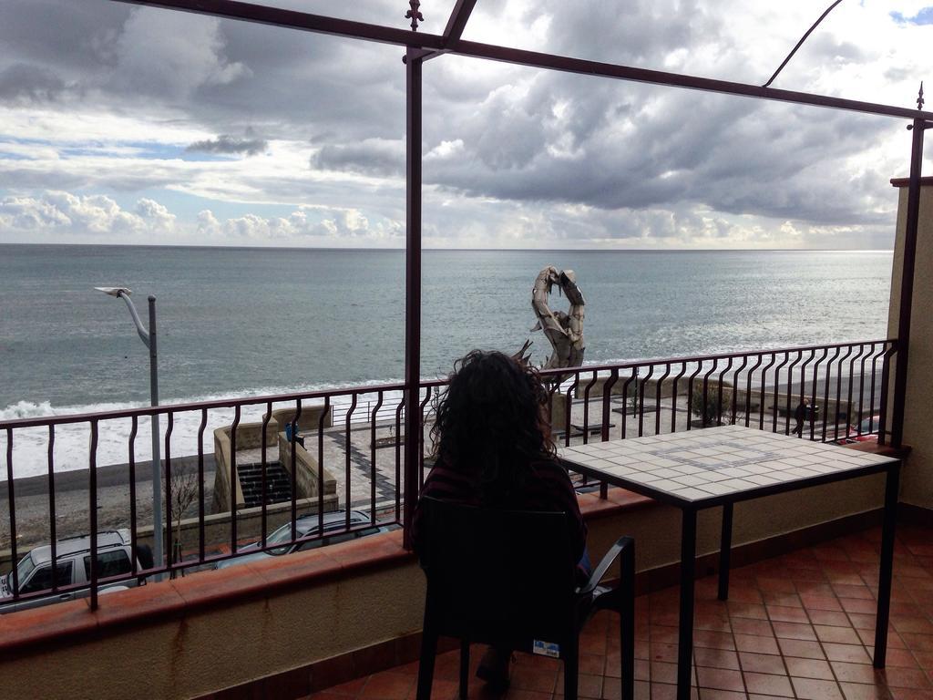 B&B La Sirena Santa Teresa Di Riva Dış mekan fotoğraf